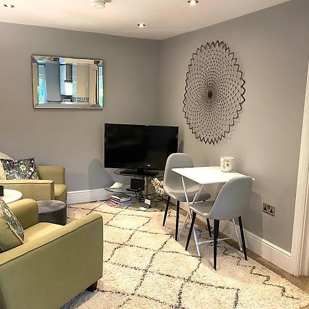 The Lodge Chester - Luxury Apartment For Two, With Free Parking! Hough Green Luaran gambar