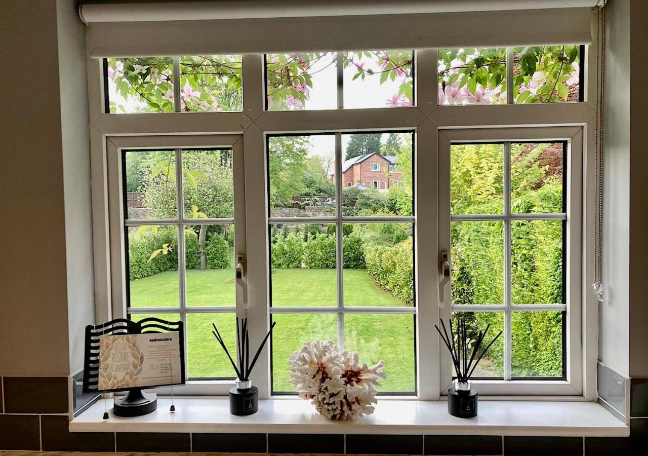 The Lodge Chester - Luxury Apartment For Two, With Free Parking! Hough Green Luaran gambar