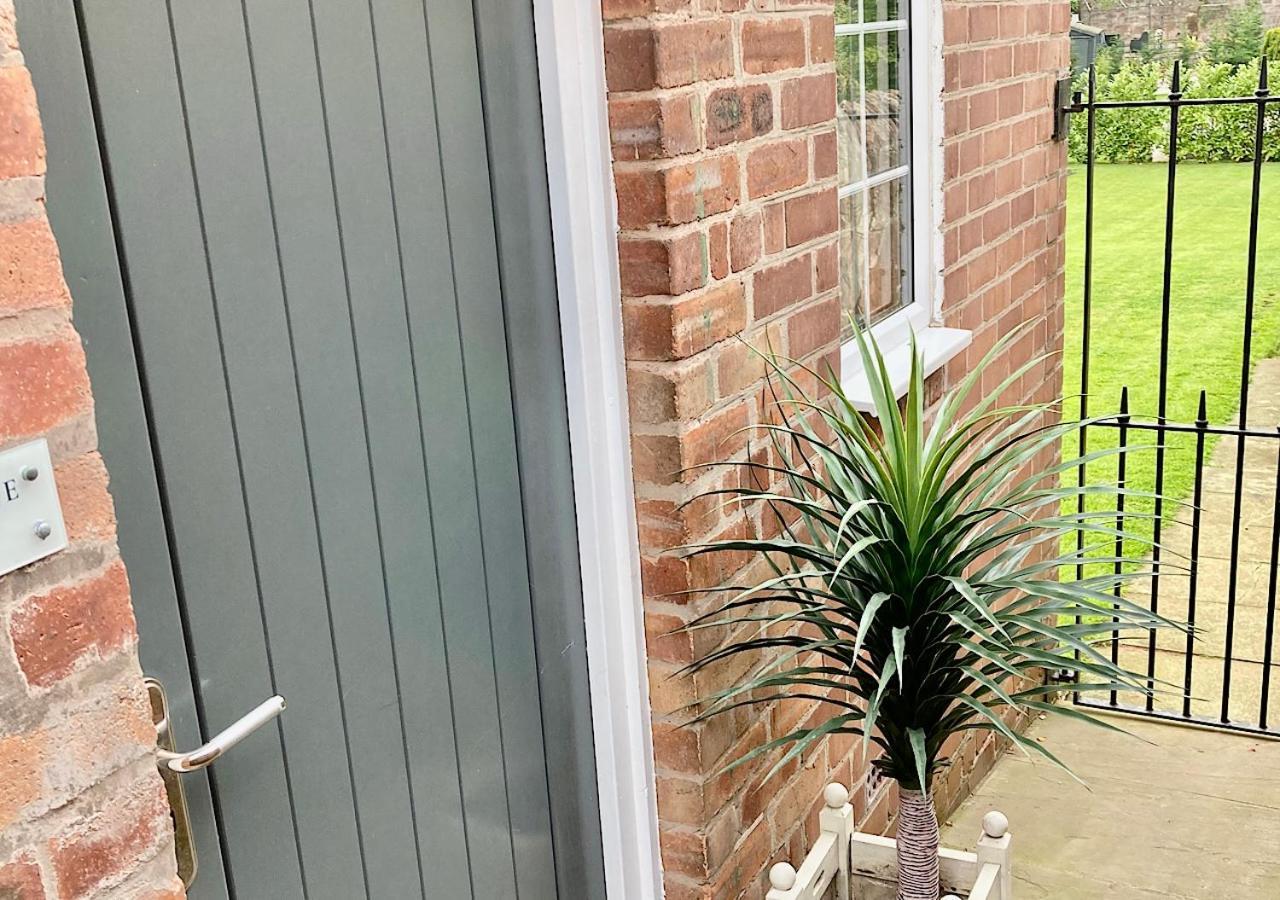 The Lodge Chester - Luxury Apartment For Two, With Free Parking! Hough Green Luaran gambar