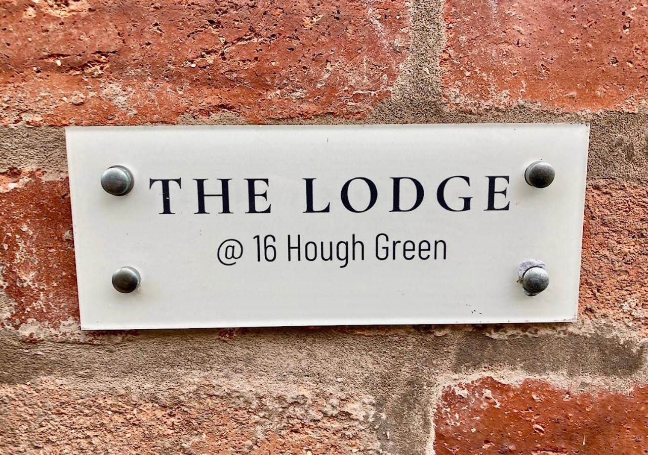 The Lodge Chester - Luxury Apartment For Two, With Free Parking! Hough Green Luaran gambar