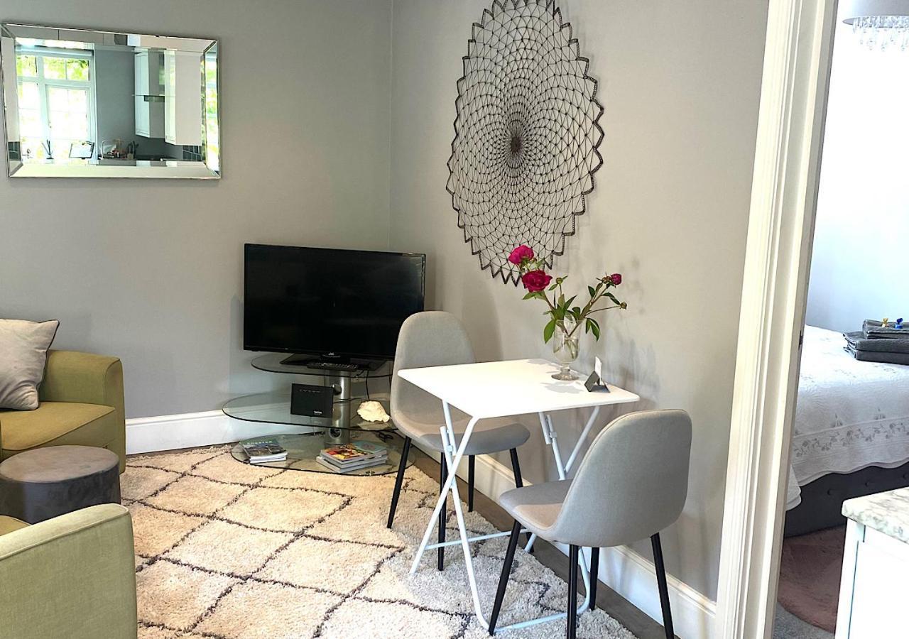 The Lodge Chester - Luxury Apartment For Two, With Free Parking! Hough Green Luaran gambar