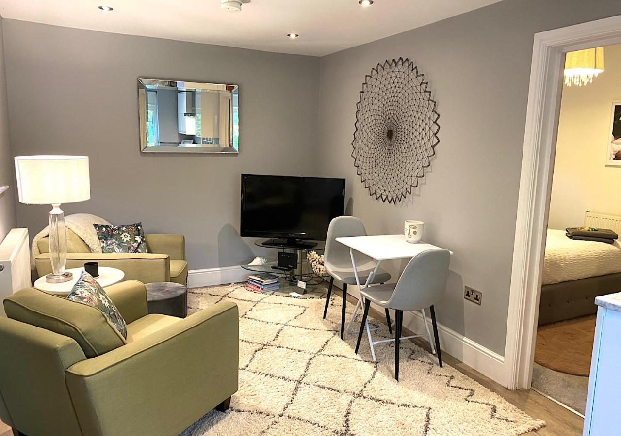 The Lodge Chester - Luxury Apartment For Two, With Free Parking! Hough Green Luaran gambar