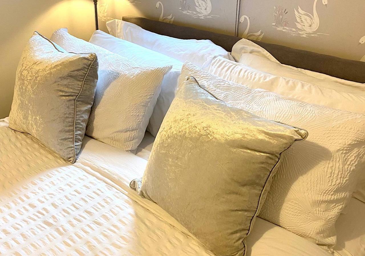 The Lodge Chester - Luxury Apartment For Two, With Free Parking! Hough Green Luaran gambar