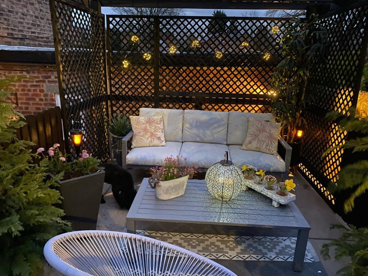 The Lodge Chester - Luxury Apartment For Two, With Free Parking! Hough Green Luaran gambar